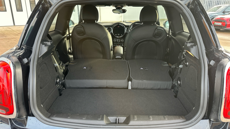 MINI Hatchback 1.5 Cooper Exclusive Premium 3dr Auto Petrol Hatchback